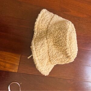 Cozy Sherpa Bucket Hat in Cream